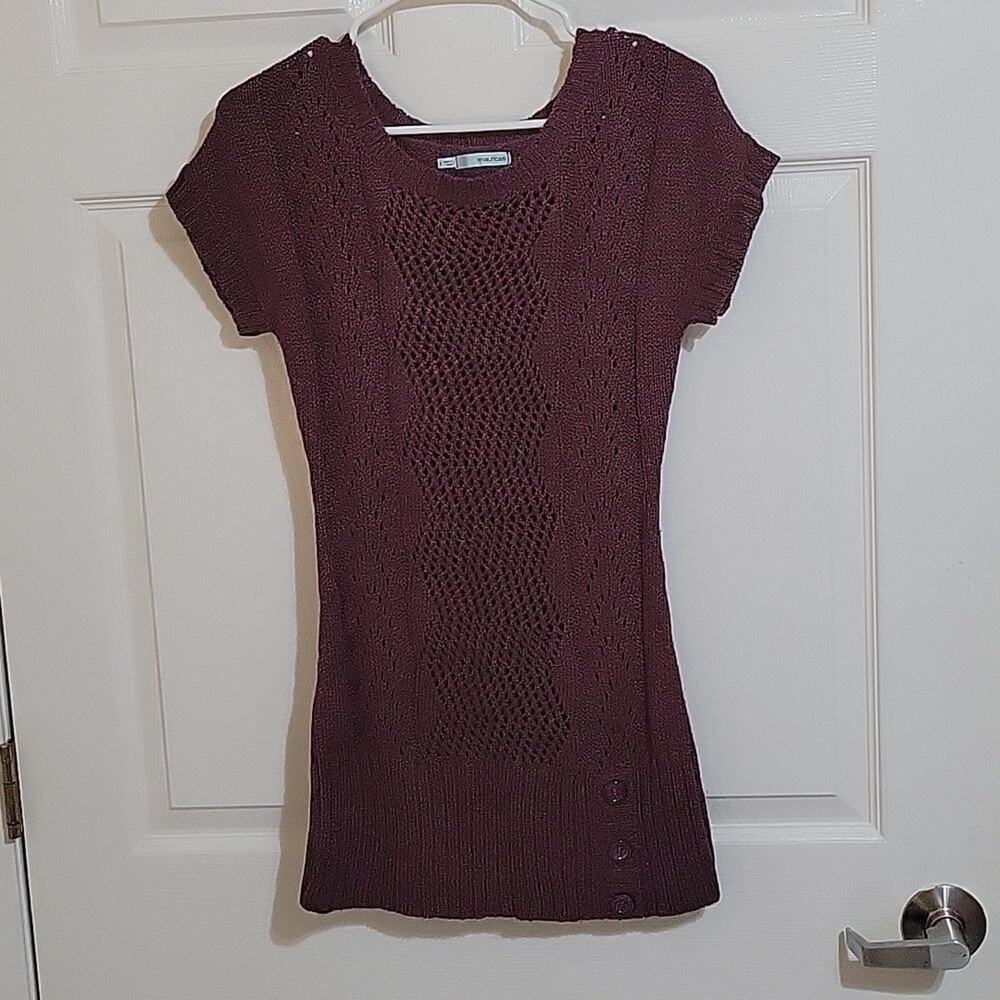 Maurices small women's short sleeve maroon knit sweater